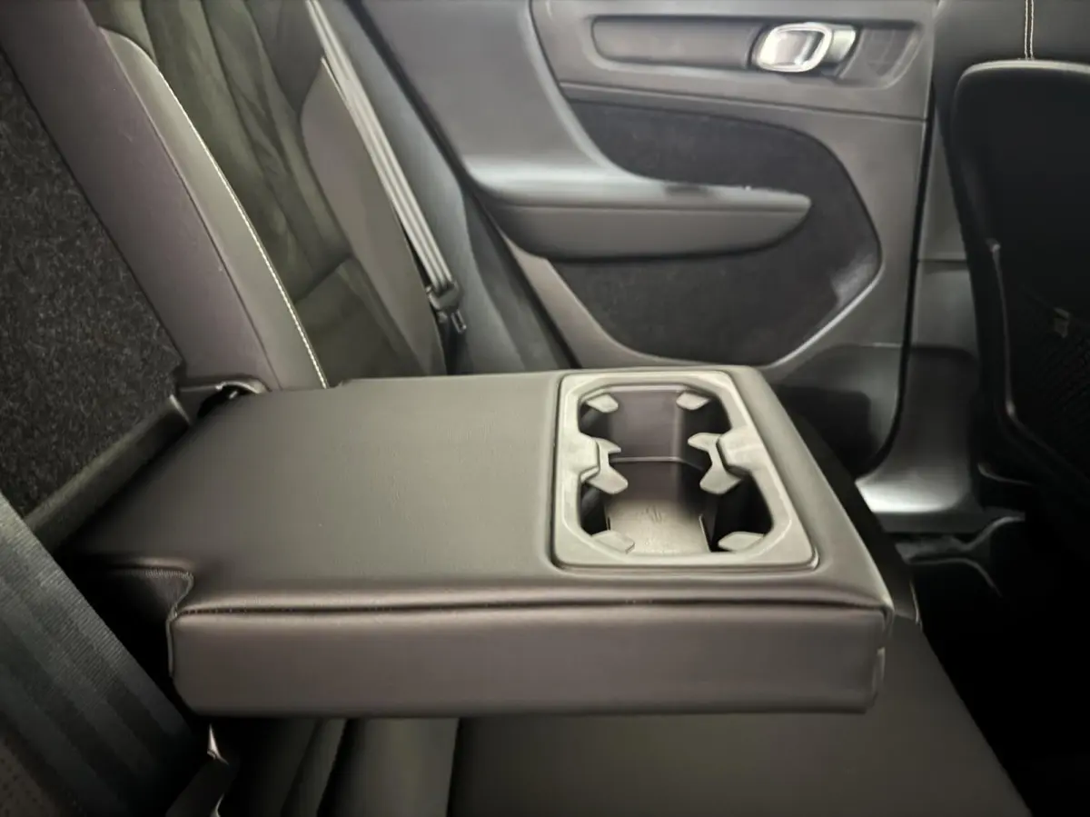 1.5 T5 R-Design Carplay Navi Cruise Camera Trekh.