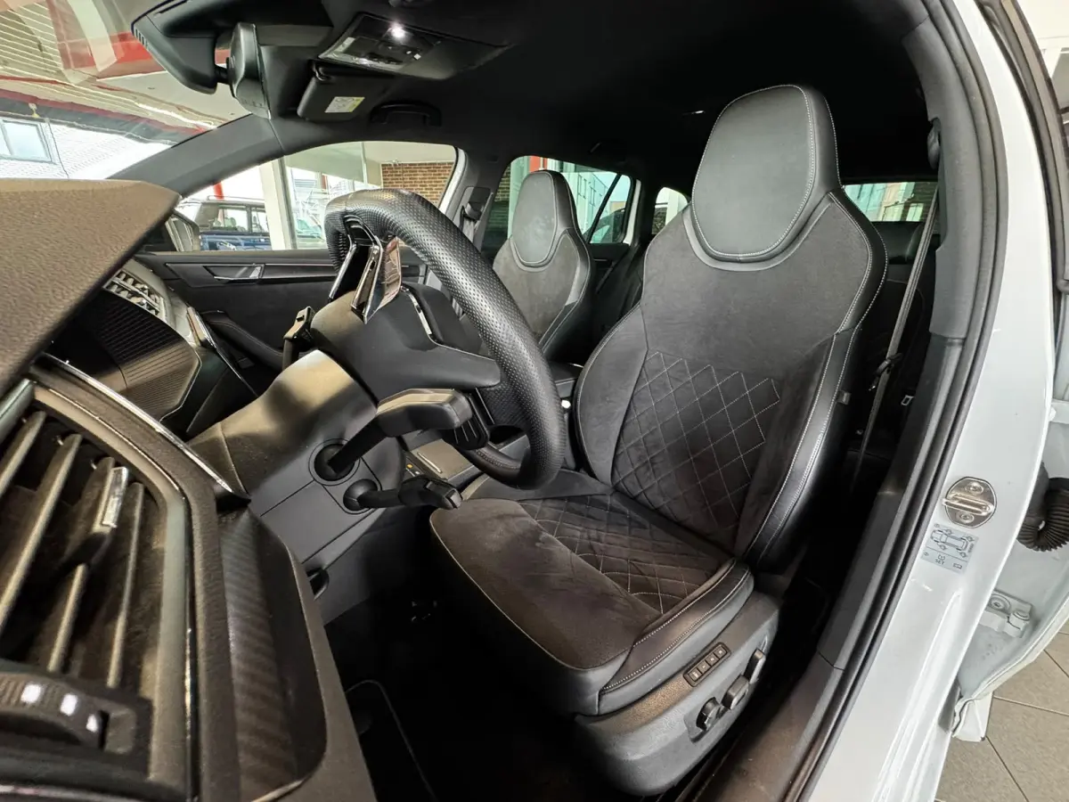 1.4 TSI iV Sportline Business*Camera*Stoel/stuurverwarming*LED*Cruise Control*