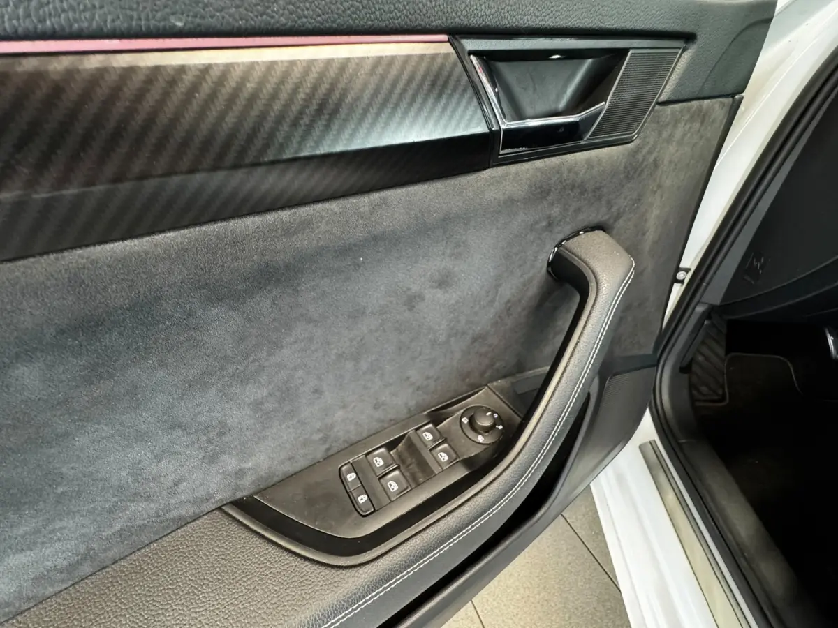 1.4 TSI iV Sportline Business*Camera*Stoel/stuurverwarming*LED*Cruise Control*