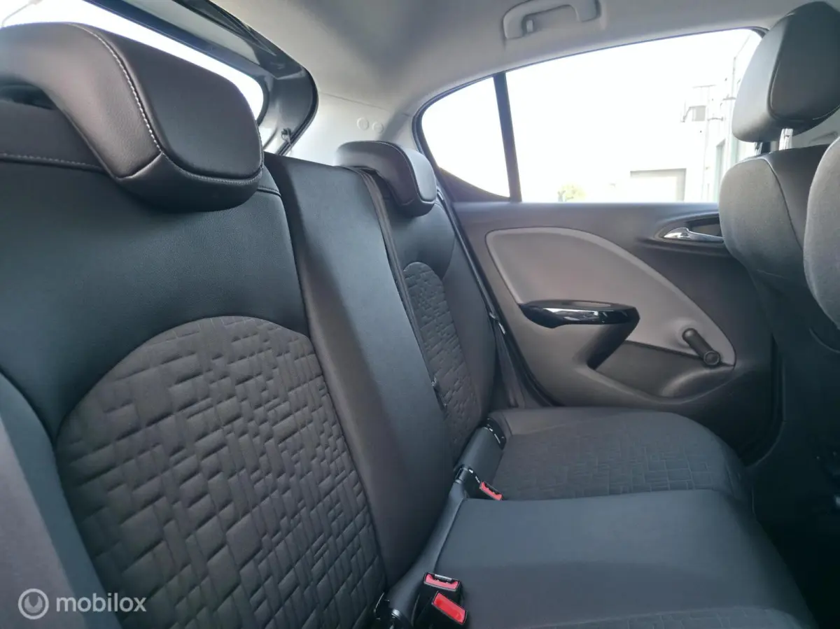 1.0 Turbo Business+ / Half leder / Cruise control