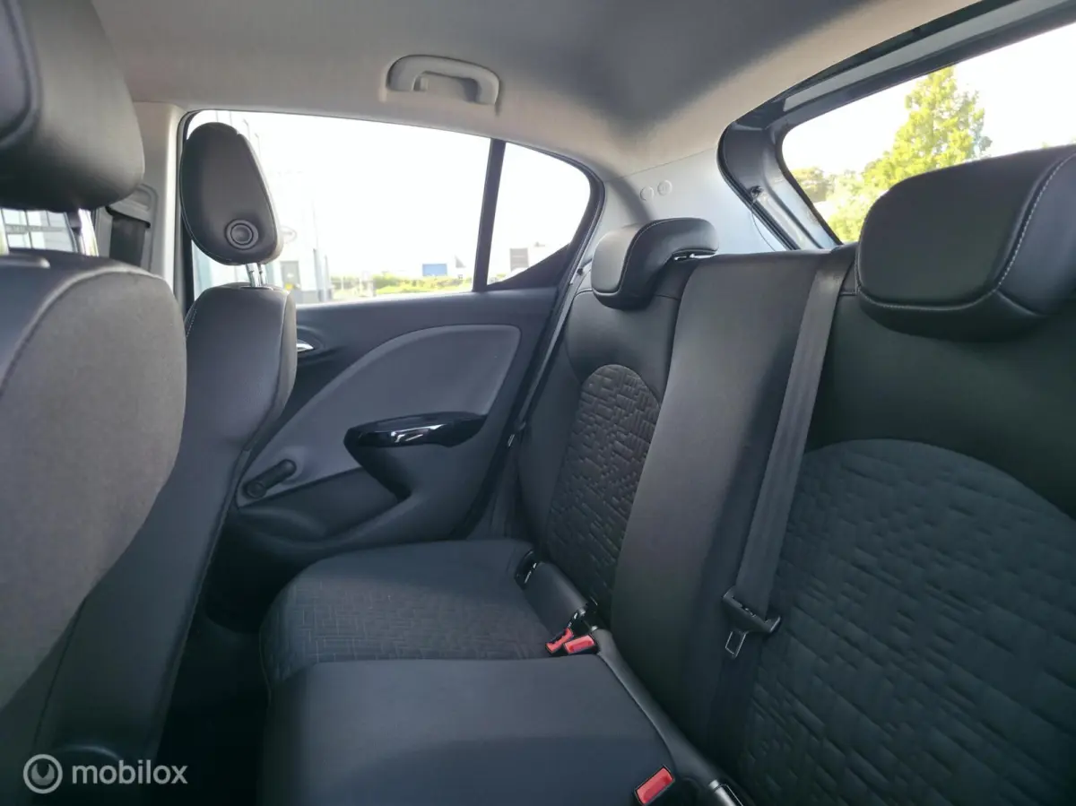 1.0 Turbo Business+ / Half leder / Cruise control