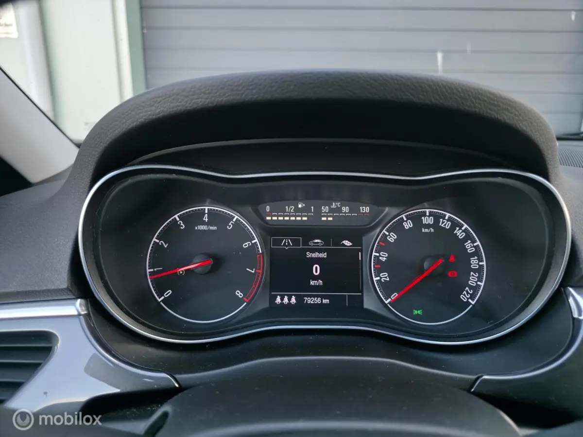 1.0 Turbo Business+ / Half leder / Cruise control