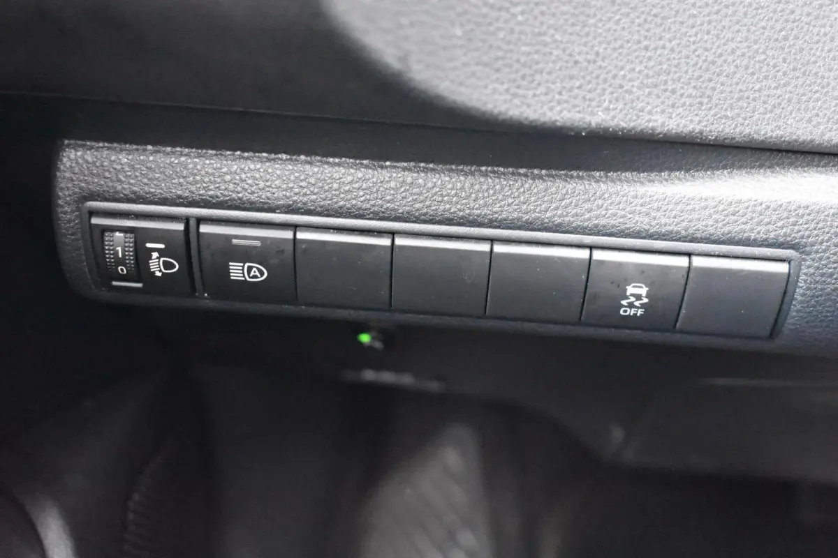 1.8 Hybrid Business Plus | Carplay | Stoelverwarming | Camera |