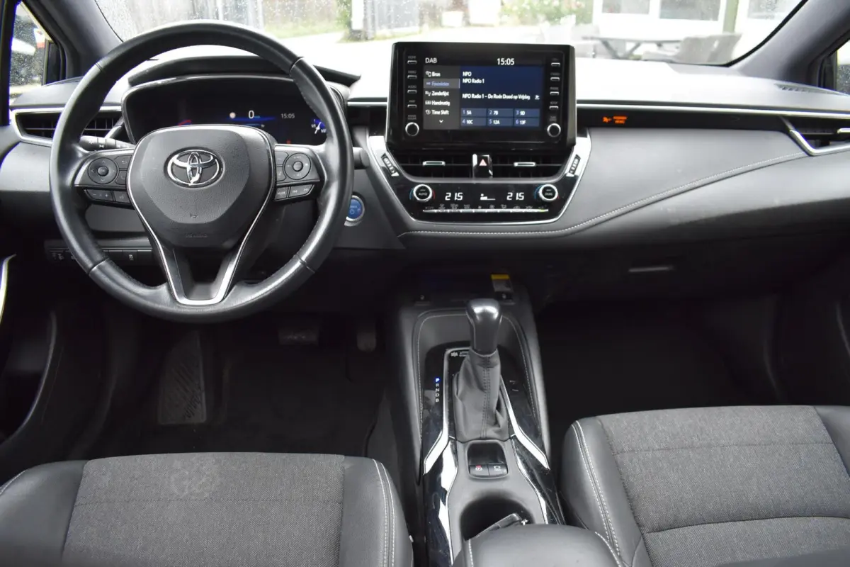 1.8 Hybrid Business Plus | Carplay | Stoelverwarming | Camera |