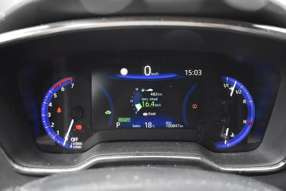 1.8 Hybrid Business Plus | Carplay | Stoelverwarming | Camera |