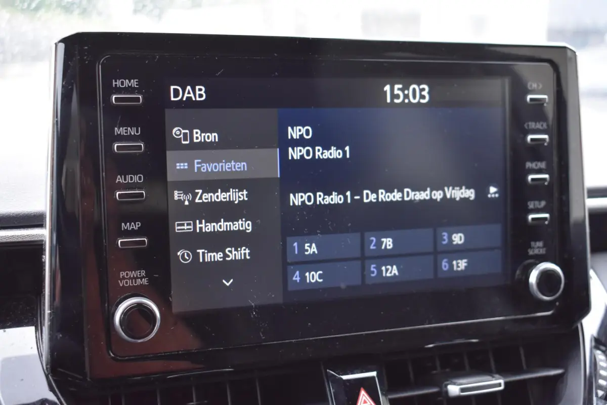 1.8 Hybrid Business Plus | Carplay | Stoelverwarming | Camera |