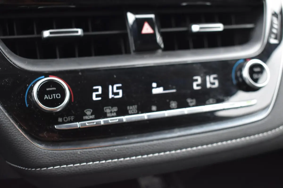 1.8 Hybrid Business Plus | Carplay | Stoelverwarming | Camera |