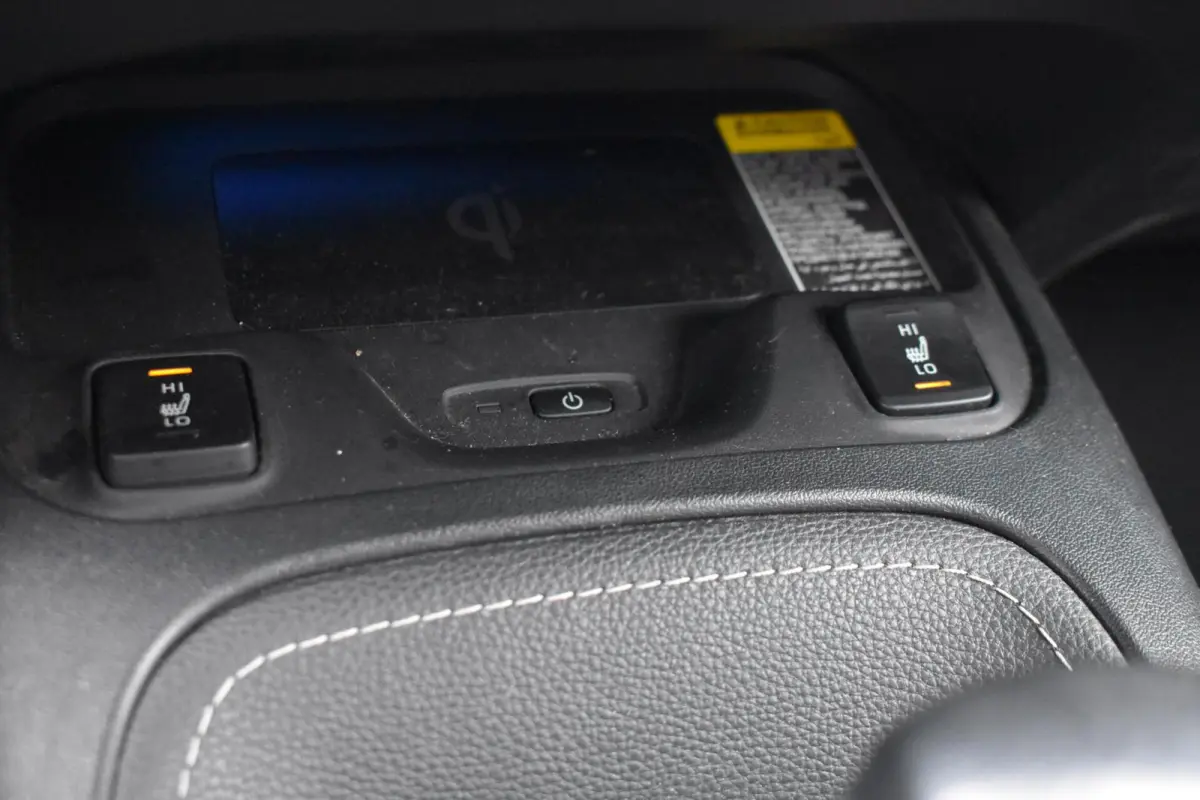 1.8 Hybrid Business Plus | Carplay | Stoelverwarming | Camera |