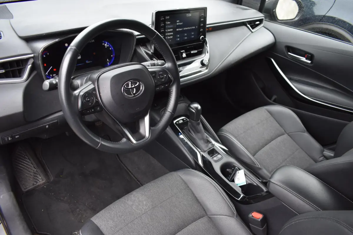 1.8 Hybrid Business Plus | Carplay | Stoelverwarming | Camera |