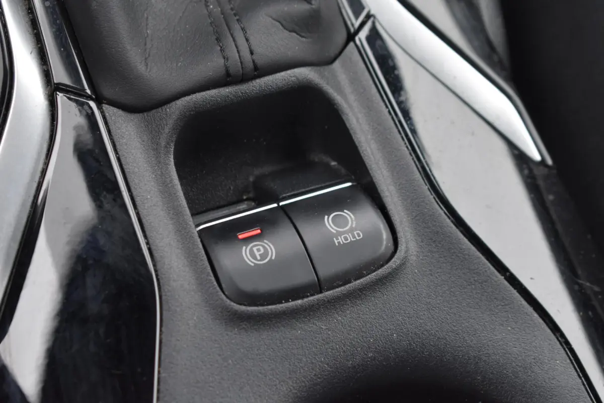 1.8 Hybrid Business Plus | Carplay | Stoelverwarming | Camera |