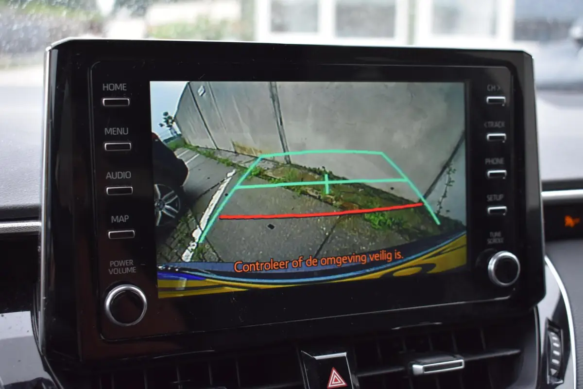 1.8 Hybrid Business Plus | Carplay | Stoelverwarming | Camera |