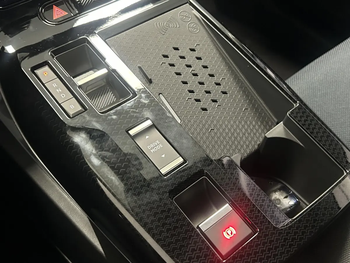 1.6 Plug-In Hybrid 195 Business | Elektrische stoelen | 360 Camera | Adaptieve Cruise Control | Apple Carplay/Android Auto