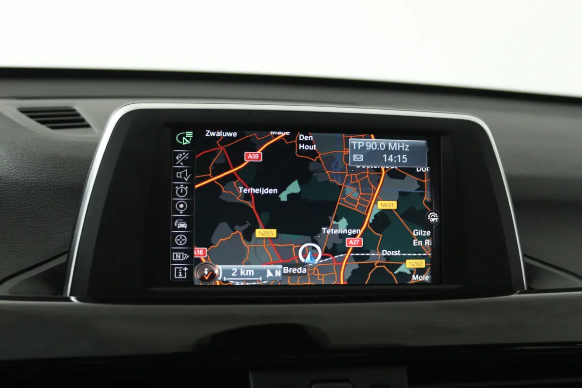 sDrive20i (CAMERA, STOELVERWARMING, TREKHAAK)