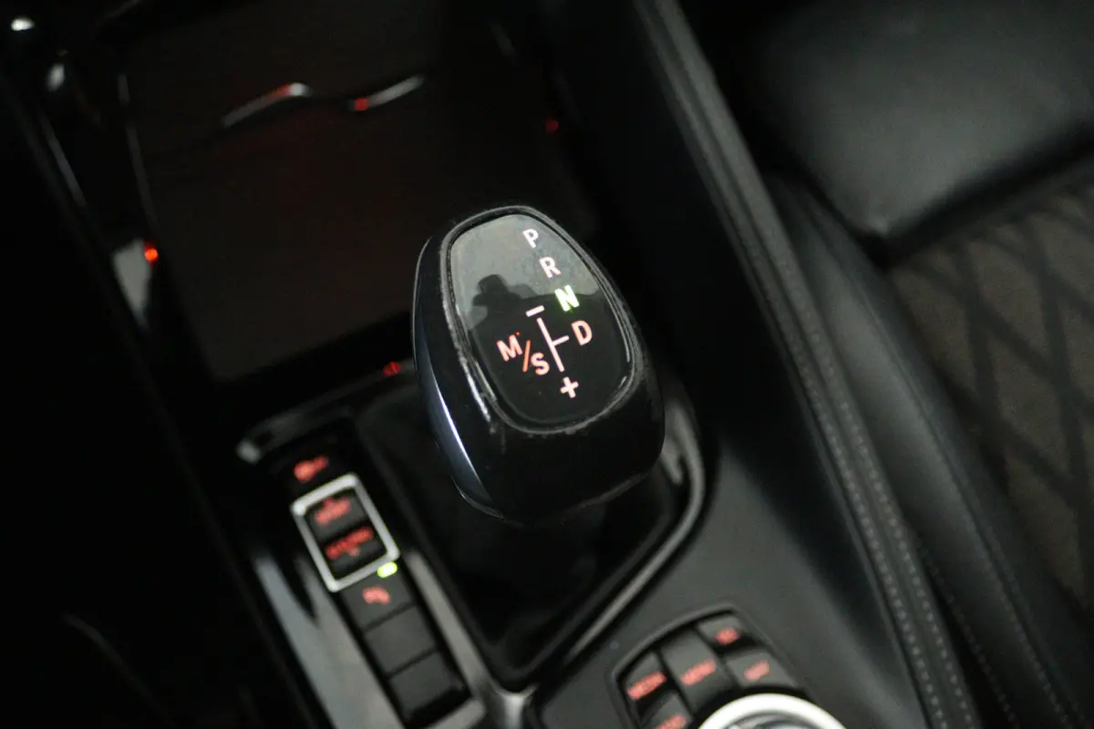 sDrive20i (CAMERA, STOELVERWARMING, TREKHAAK)