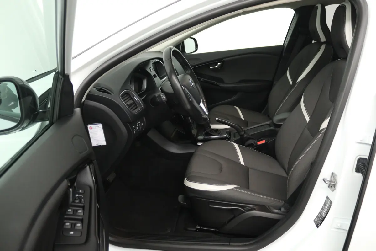 1.5 T3 Dynamic Edition (PANORAMADAK, STOELVERWARMING, CAMERA, NAVIGATIE, PARKEERSENSOREN)