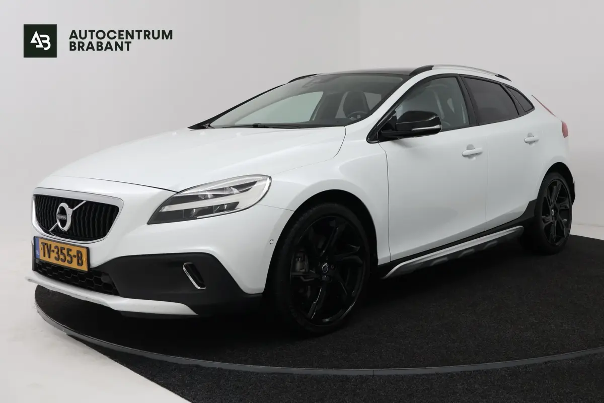 1.5 T3 Dynamic Edition (PANORAMADAK, STOELVERWARMING, CAMERA, NAVIGATIE, PARKEERSENSOREN)