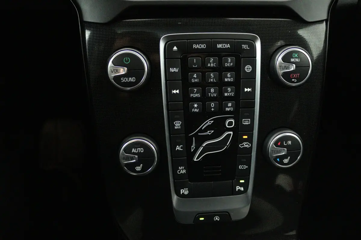 1.5 T3 Dynamic Edition (PANORAMADAK, STOELVERWARMING, CAMERA, NAVIGATIE, PARKEERSENSOREN)