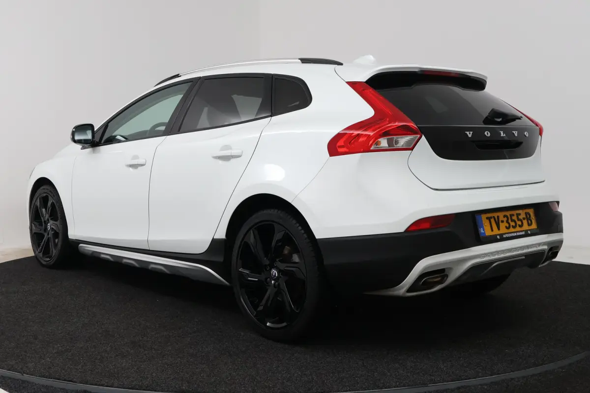 1.5 T3 Dynamic Edition (PANORAMADAK, STOELVERWARMING, CAMERA, NAVIGATIE, PARKEERSENSOREN)