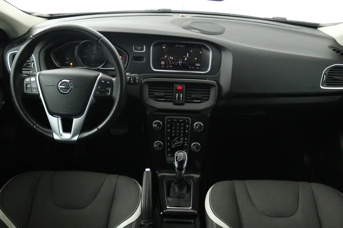 1.5 T3 Dynamic Edition (PANORAMADAK, STOELVERWARMING, CAMERA, NAVIGATIE, PARKEERSENSOREN)