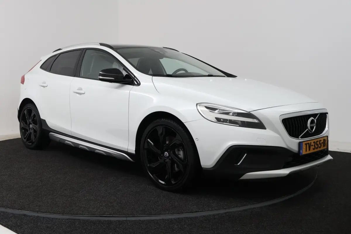 1.5 T3 Dynamic Edition (PANORAMADAK, STOELVERWARMING, CAMERA, NAVIGATIE, PARKEERSENSOREN)