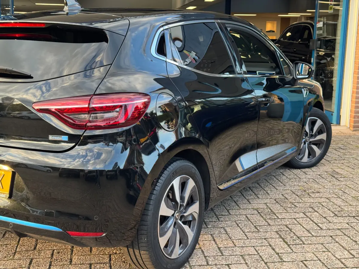 1.6 E-Tech Hybrid 140 R.S. Line AUT NAVI NAP