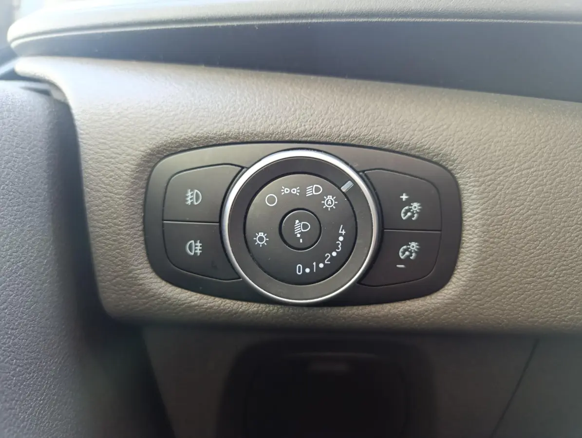 300 2.0 TDCI L2H1 Trend