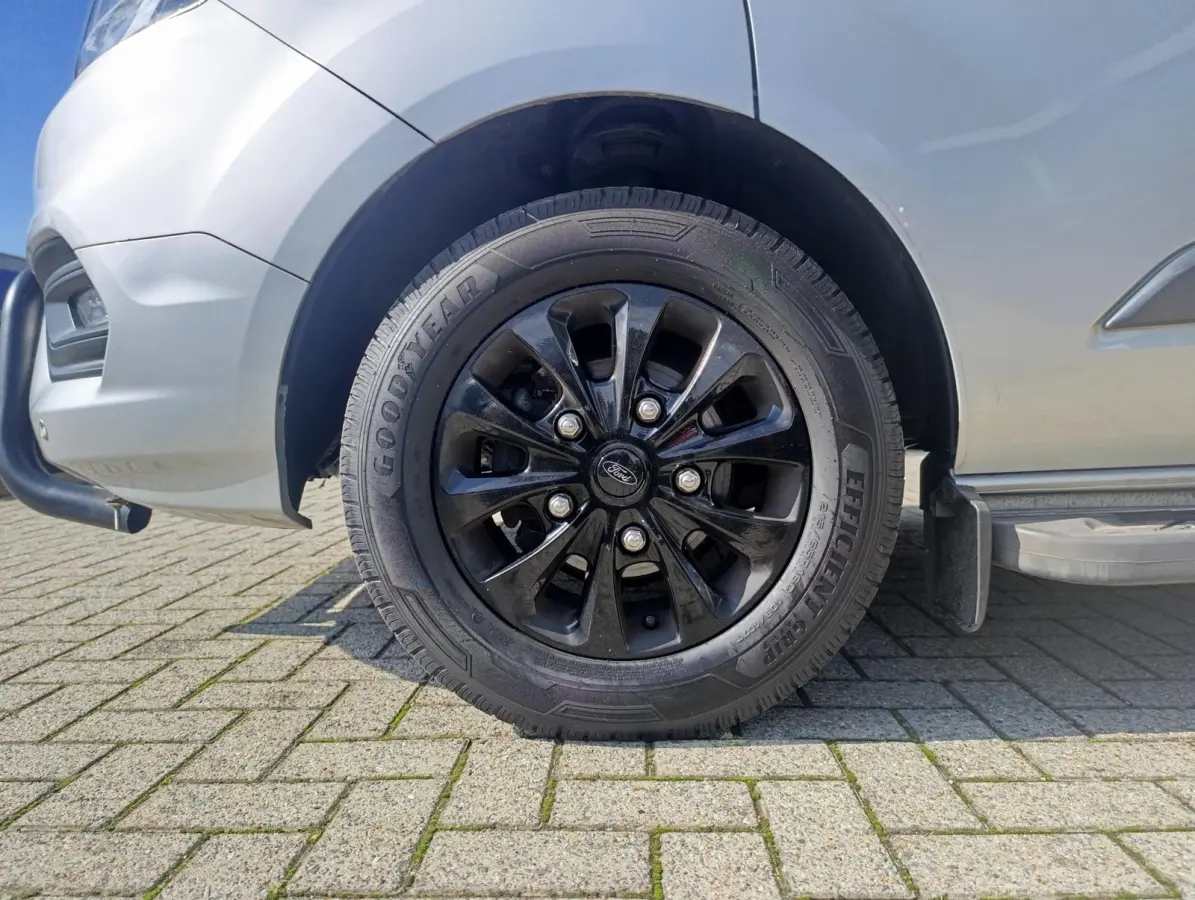 300 2.0 TDCI L2H1 Trend | Voorruitverwarming | Camera | PDC V+A | Trekhaak | Navigatie | Cruise Control | Apple Carplay/Android Auto