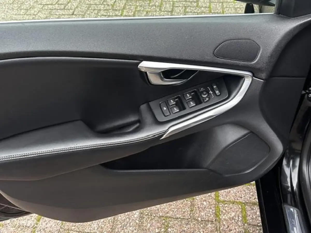 2.0 T4 R-Design / Panoramadak / Vol leder
