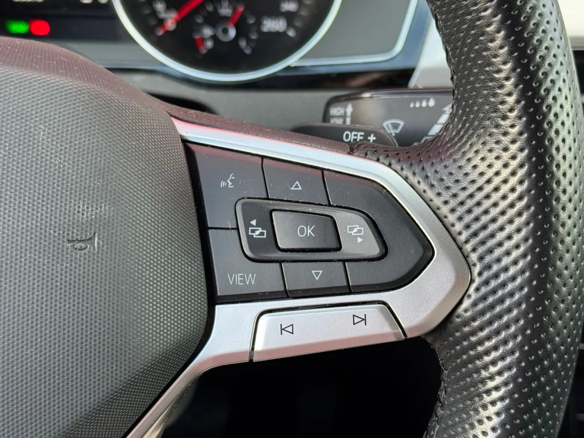 1.4 TSI PHEV GTE Business | Navigatie | Carplay | Camera | Elek. Stoel | Massage | Stoelverwarming | Adaptieve Cruise | | Achterbank in delen neerklapbaar | Achteruitrijcamera | Achteruitrij