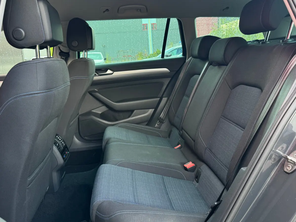 1.4 TSI PHEV GTE Business | Navigatie | Carplay | Camera | Elek. Stoel | Massage | Stoelverwarming | Adaptieve Cruise | | Achterbank in delen neerklapbaar | Achteruitrijcamera | Achteruitrij