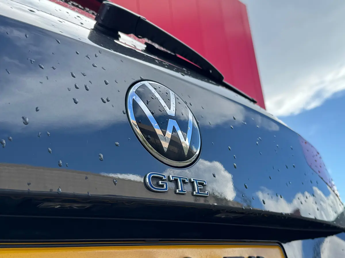 1.4 TSI PHEV GTE Business | Navigatie | Carplay | Camera | Elek. Stoel | Massage | Stoelverwarming | Adaptieve Cruise | | Achterbank in delen neerklapbaar | Achteruitrijcamera | Achteruitrij
