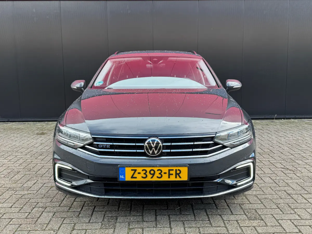 1.4 TSI PHEV GTE Business | Navigatie | Carplay | Camera | Elek. Stoel | Massage | Stoelverwarming | Adaptieve Cruise | | Achterbank in delen neerklapbaar | Achteruitrijcamera | Achteruitrij