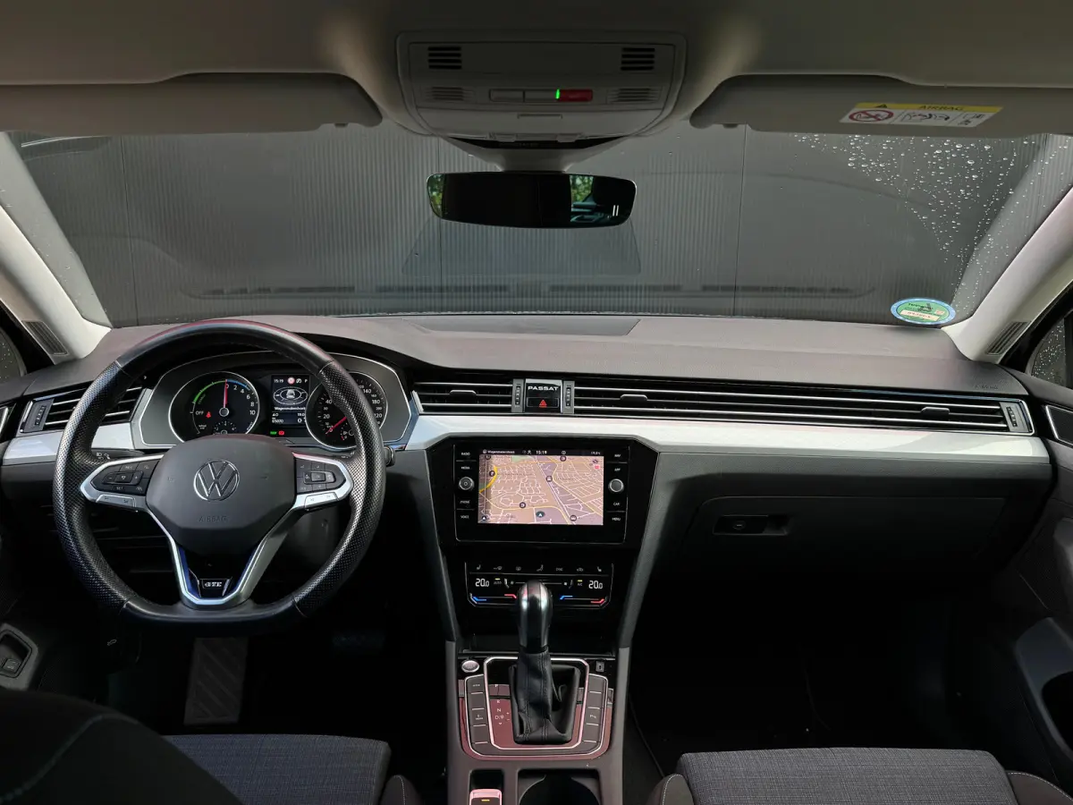 1.4 TSI PHEV GTE Business | Navigatie | Carplay | Camera | Elek. Stoel | Massage | Stoelverwarming | Adaptieve Cruise | | Achterbank in delen neerklapbaar | Achteruitrijcamera | Achteruitrij