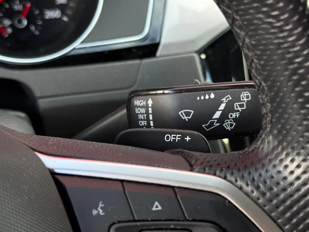 1.4 TSI PHEV GTE Business | Navigatie | Carplay | Camera | Elek. Stoel | Massage | Stoelverwarming | Adaptieve Cruise | | Achterbank in delen neerklapbaar | Achteruitrijcamera | Achteruitrij