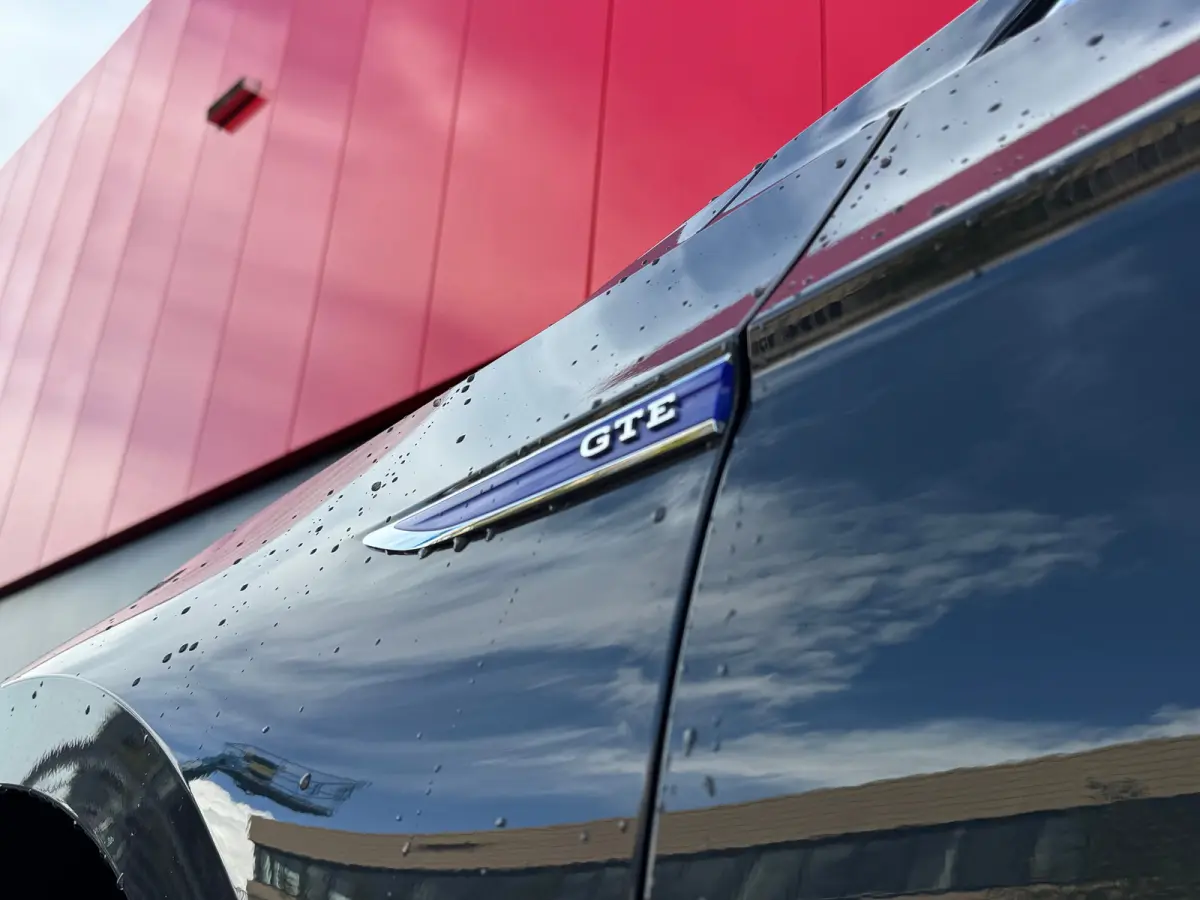 1.4 TSI PHEV GTE Business | Navigatie | Carplay | Camera | Elek. Stoel | Massage | Stoelverwarming | Adaptieve Cruise | | Achterbank in delen neerklapbaar | Achteruitrijcamera | Achteruitrij