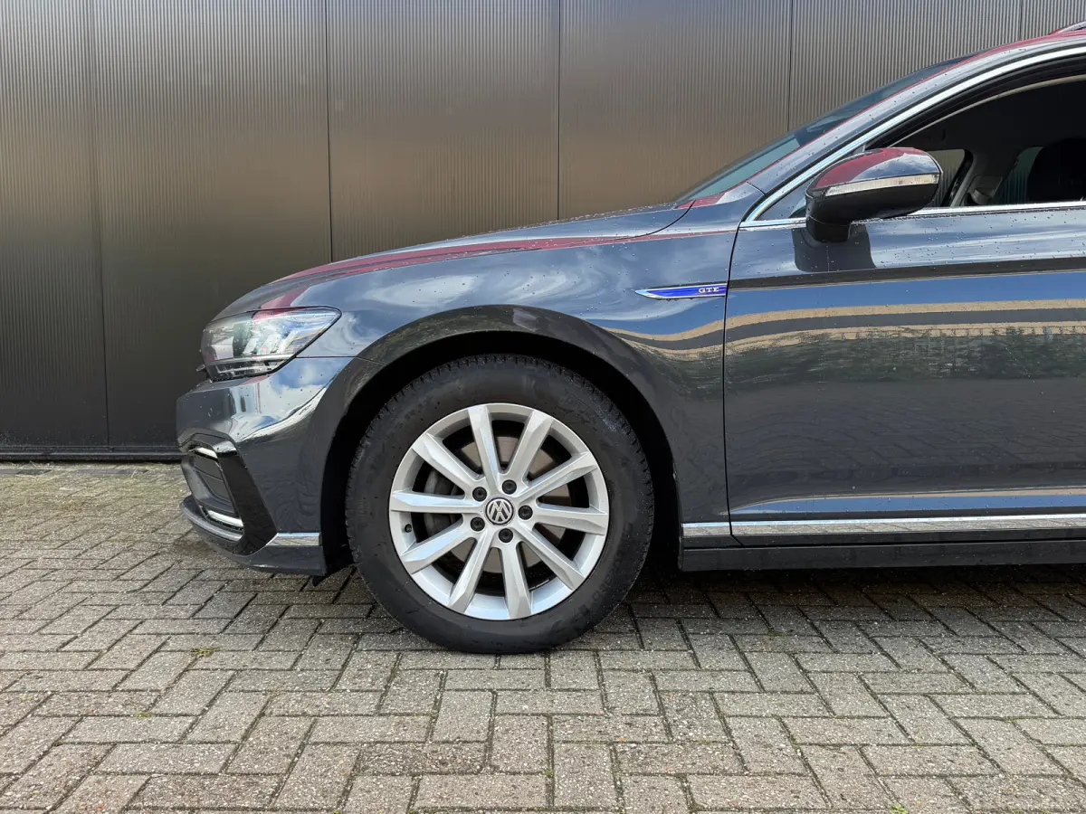 1.4 TSI PHEV GTE Business | Navigatie | Carplay | Camera | Elek. Stoel | Massage | Stoelverwarming | Adaptieve Cruise | | Achterbank in delen neerklapbaar | Achteruitrijcamera | Achteruitrij