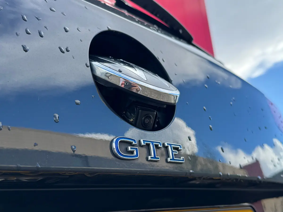 1.4 TSI PHEV GTE Business | Navigatie | Carplay | Camera | Elek. Stoel | Massage | Stoelverwarming | Adaptieve Cruise | | Achterbank in delen neerklapbaar | Achteruitrijcamera | Achteruitrij