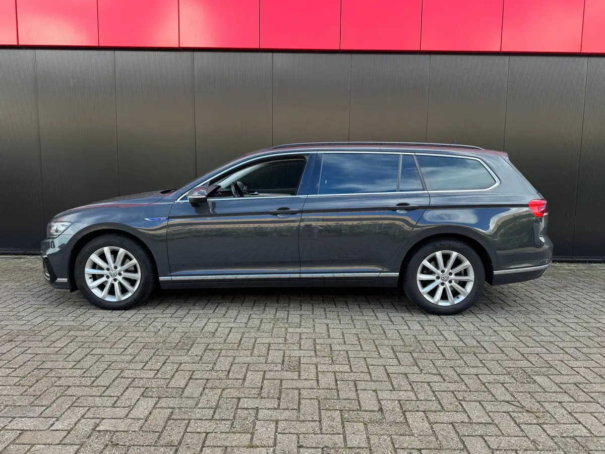 1.4 TSI PHEV GTE Business | Navigatie | Carplay | Camera | Elek. Stoel | Massage | Stoelverwarming | Adaptieve Cruise | | Achterbank in delen neerklapbaar | Achteruitrijcamera | Achteruitrij