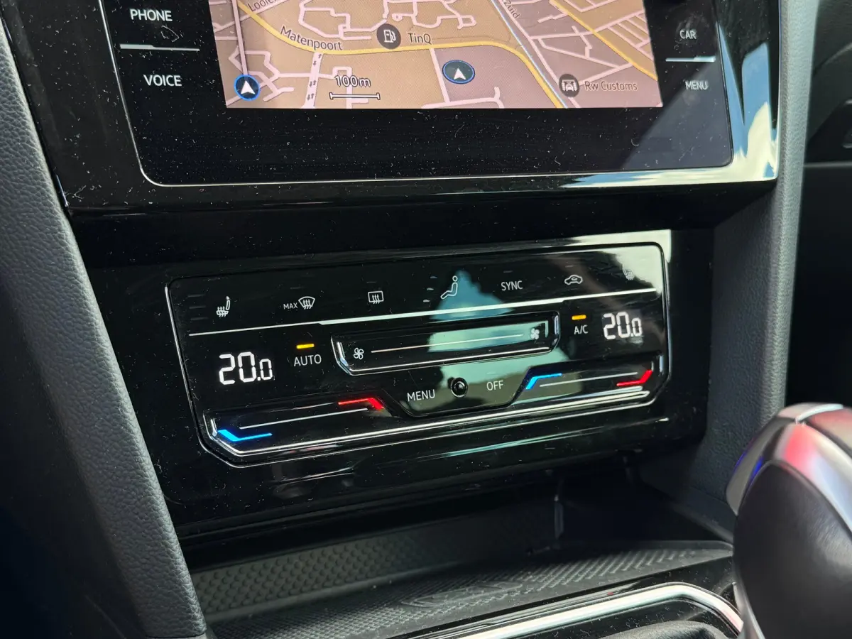 1.4 TSI PHEV GTE Business | Navigatie | Carplay | Camera | Elek. Stoel | Massage | Stoelverwarming | Adaptieve Cruise | | Achterbank in delen neerklapbaar | Achteruitrijcamera | Achteruitrij