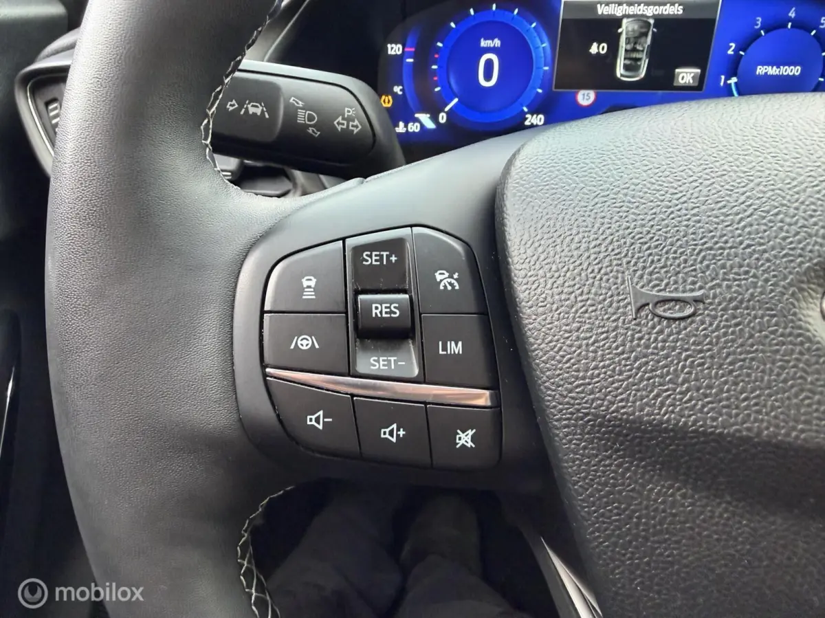 1.0 EcoBoost Titanium X LED*PANO-DAK*ACC*CAMERA*