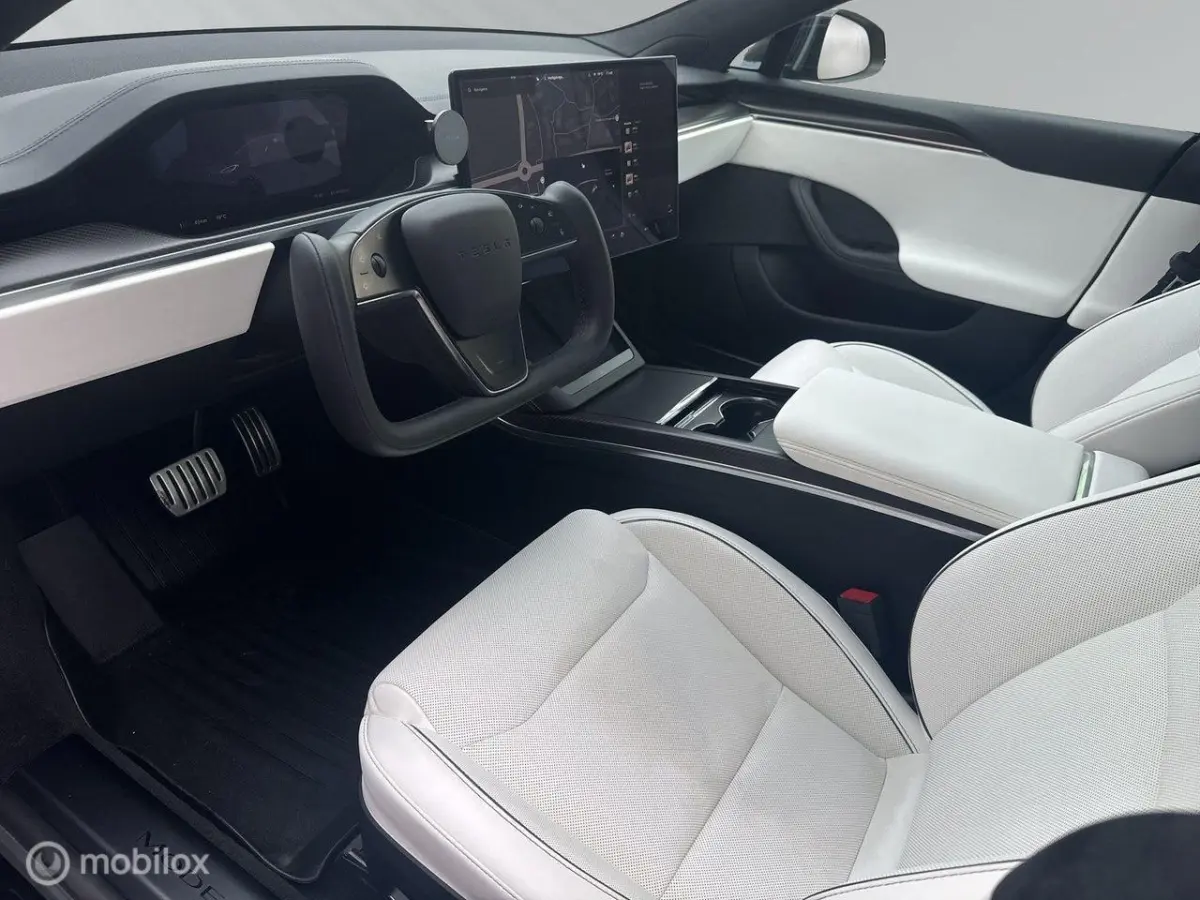 Plaid AWD 90 kWh FSD, Yoke, HW4