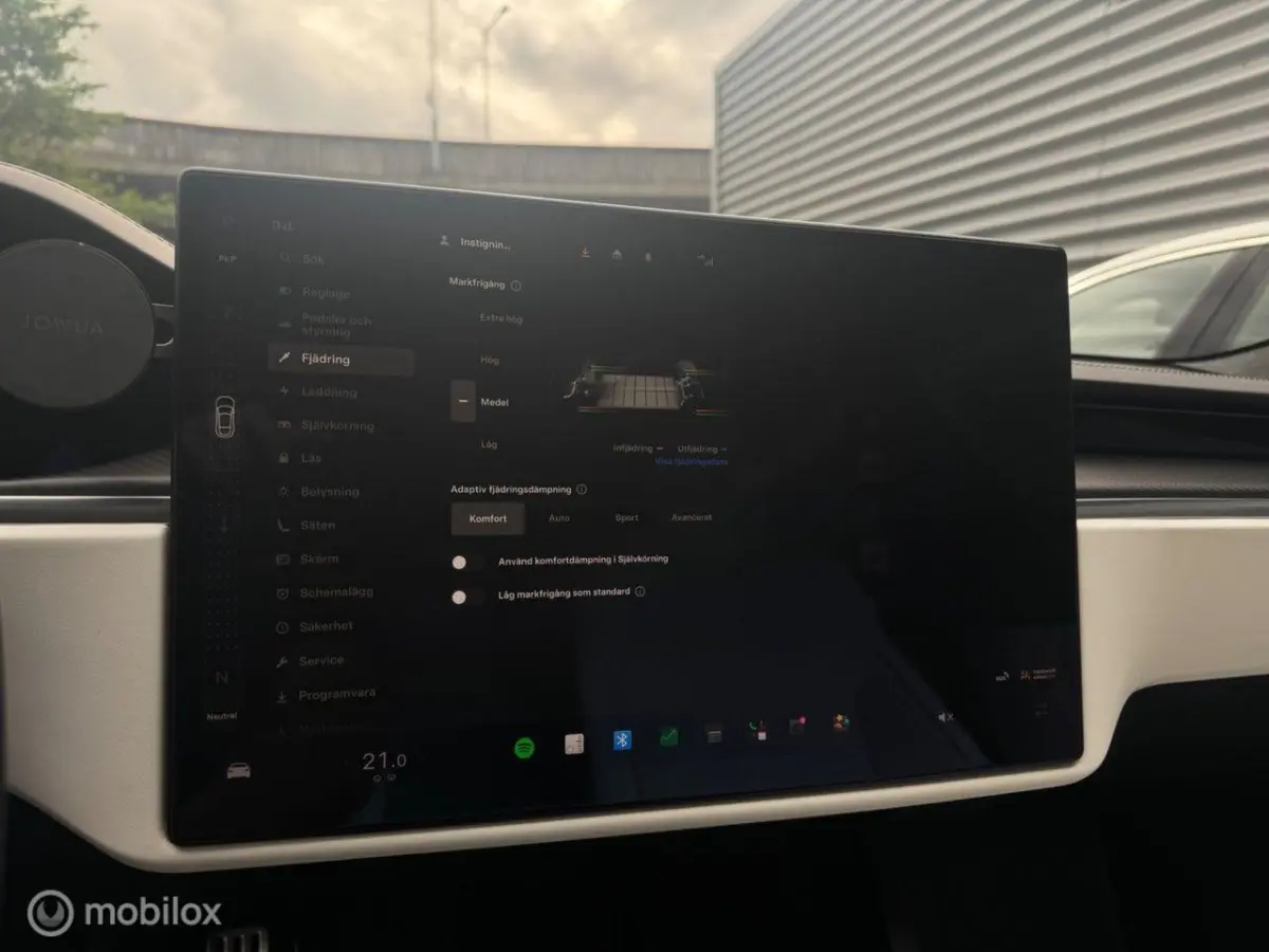 Plaid AWD 90 kWh FSD, Yoke, HW4