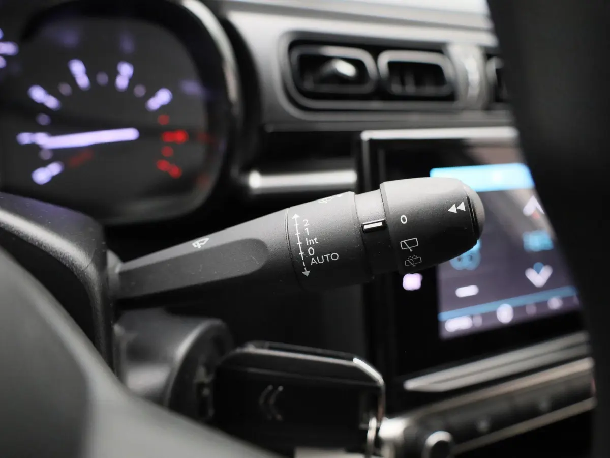 1.2 PureTech Feel | WORDT VERWACHT | APPLE CARPLAY | ANDROID AUTO | DAB RADIO | BLUETOOTH | CLIMATE CONTROL | CRUISE CONTROL | NAVIGATIE | LED DAGRIJVERLICHTING | GETINTE RUITEN | AIRCO |
