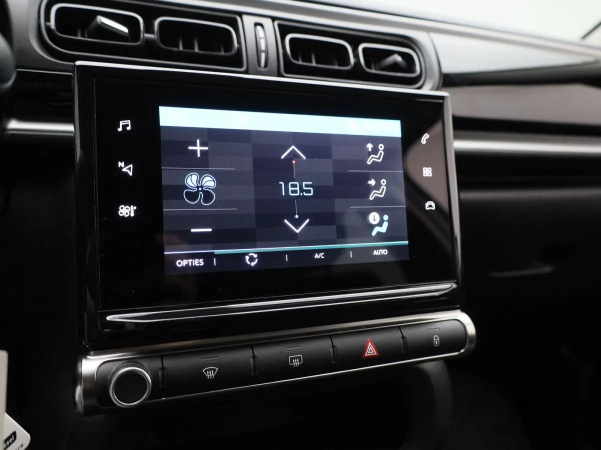 1.2 PureTech Feel | WORDT VERWACHT | APPLE CARPLAY | ANDROID AUTO | DAB RADIO | BLUETOOTH | CLIMATE CONTROL | CRUISE CONTROL | NAVIGATIE | LED DAGRIJVERLICHTING | GETINTE RUITEN | AIRCO |