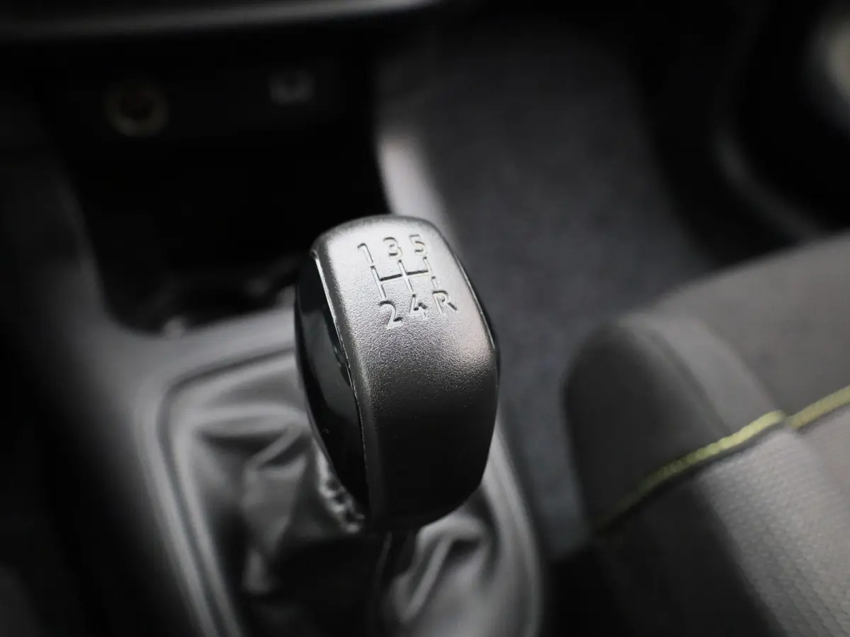 1.2 PureTech Feel | WORDT VERWACHT | APPLE CARPLAY | ANDROID AUTO | DAB RADIO | BLUETOOTH | CLIMATE CONTROL | CRUISE CONTROL | NAVIGATIE | LED DAGRIJVERLICHTING | GETINTE RUITEN | AIRCO |