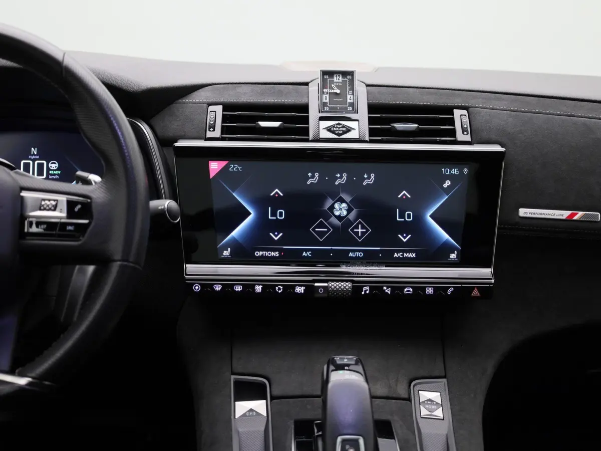 E-Tense Performance Line | PANORAMADAK | ACHTERUITRIJCAMERA | APPLE CARPLAY | ANDROID AUTO | STOELVERWARMING | HALF-LEDER | FOCAL ELECTRA GELUIDSSYSTEEM | LED VERLICHTING | NAVIGATIE | PARKE
