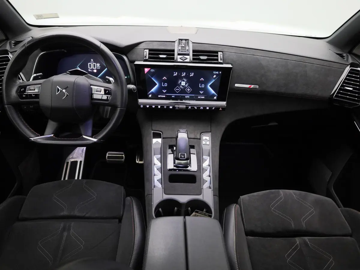 E-Tense Performance Line | PANORAMADAK | ACHTERUITRIJCAMERA | APPLE CARPLAY | ANDROID AUTO | STOELVERWARMING | HALF-LEDER | FOCAL ELECTRA GELUIDSSYSTEEM | LED VERLICHTING | NAVIGATIE | PARKE