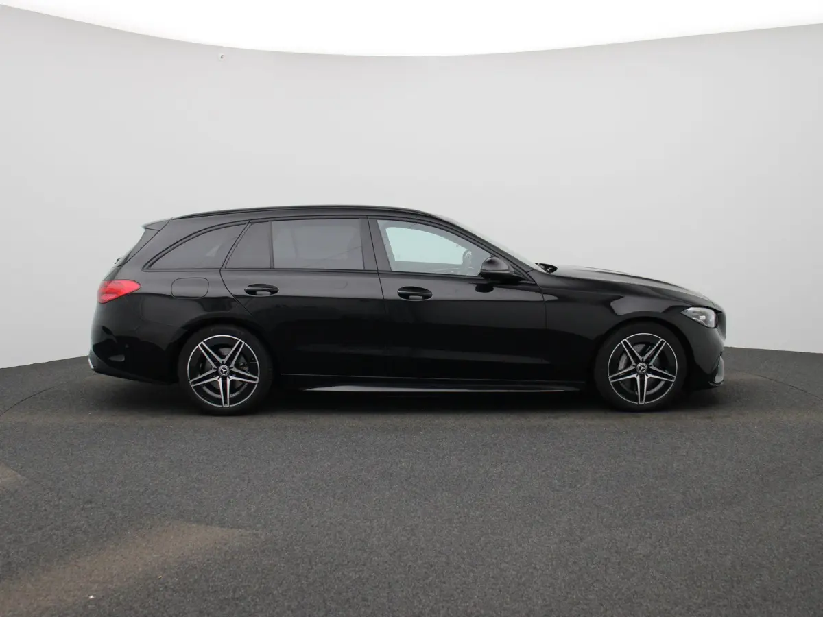 180 AMG Line | ACHTERUITRIJCAMERA | STOELVERWARMING | SFEERVERLICHTING | ELEKTRISCHE ACHTERKLEP | LED VERLICHTING | NAVIGATIE | PARKEERSENSOREN | ELEKTRISCH VERSTELBARE VOORSTOELEN | DAB RAD