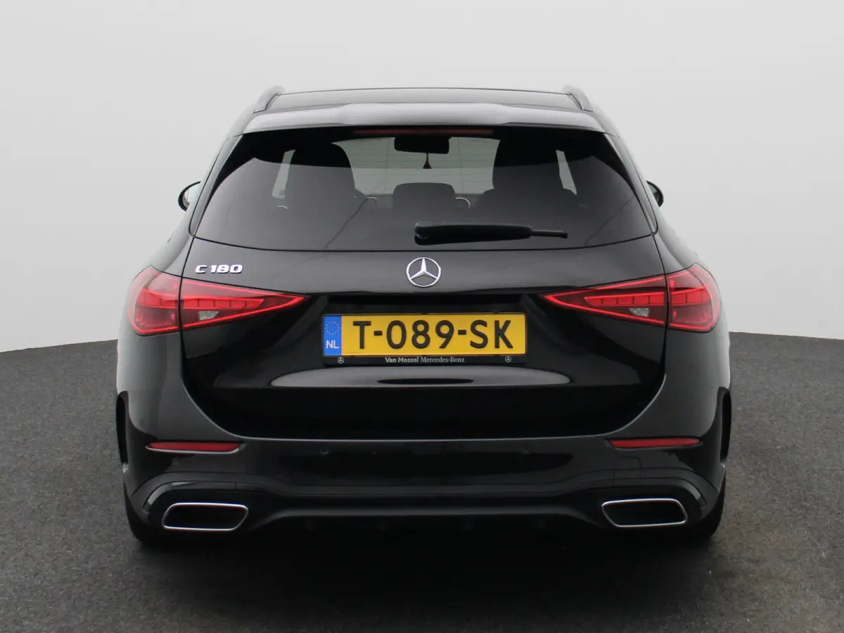 180 AMG Line | ACHTERUITRIJCAMERA | STOELVERWARMING | SFEERVERLICHTING | ELEKTRISCHE ACHTERKLEP | LED VERLICHTING | NAVIGATIE | PARKEERSENSOREN | ELEKTRISCH VERSTELBARE VOORSTOELEN | DAB RAD