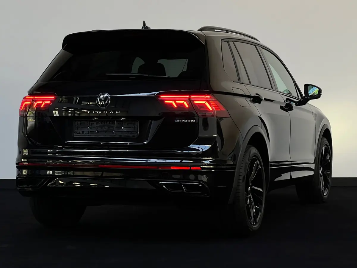 1.4 TSI eHybrid 3 x R-Line Pano Keyless Matrix Led Sfeer 245PK Trekhaak
